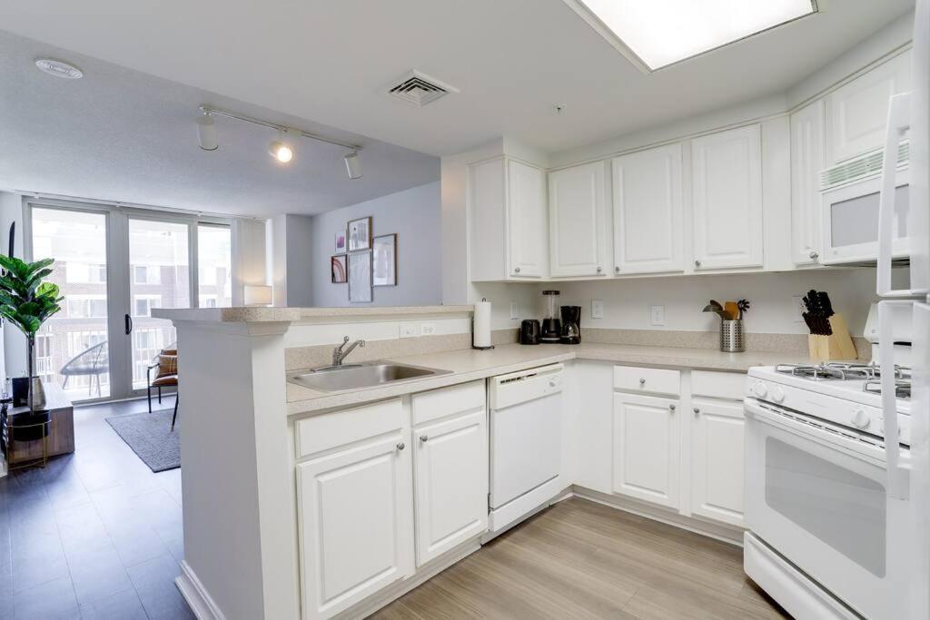 Gorgeous 1 Bedroom Condo At Ballston Place With Gym Arlington Extérieur photo